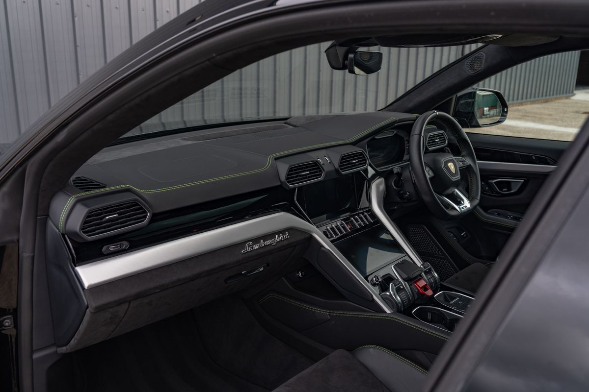 2022 Lamborghini Urus