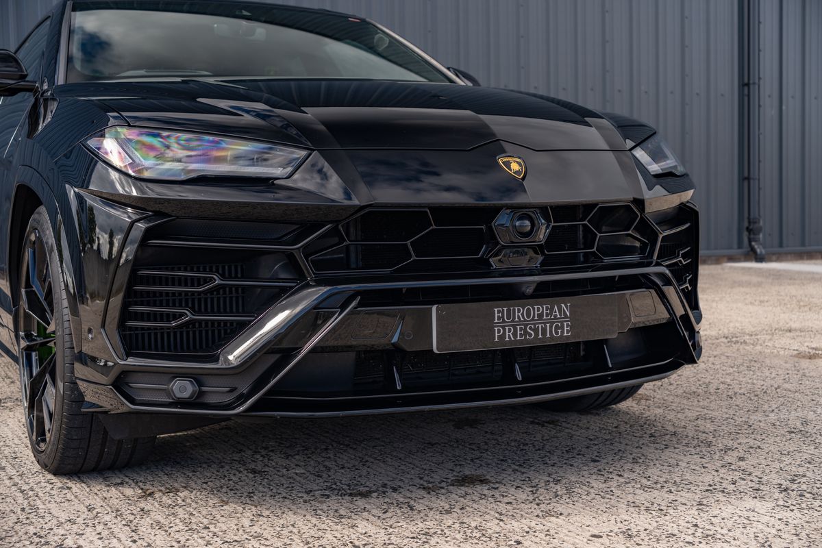 2022 Lamborghini Urus V8 Auto
