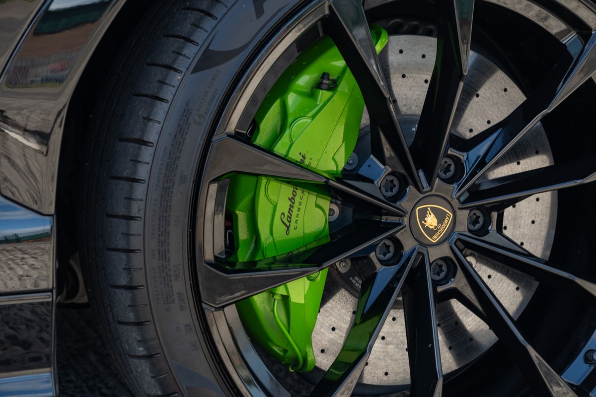 2022 Lamborghini Urus V8 Auto