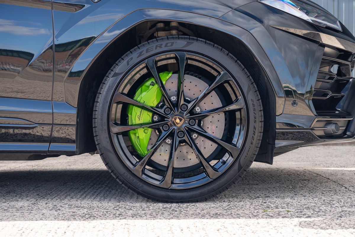 2022 Lamborghini Urus V8 Auto