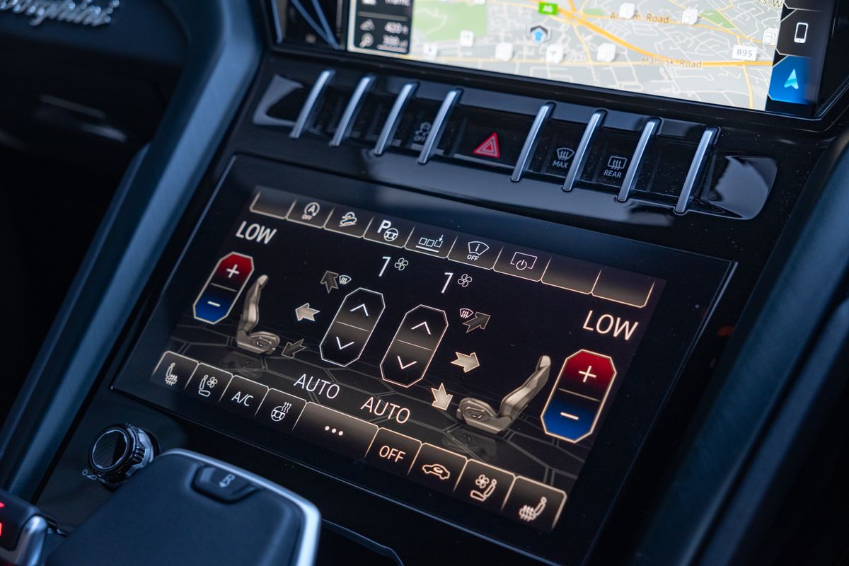 2021 Lamborghini Urus V8 Auto