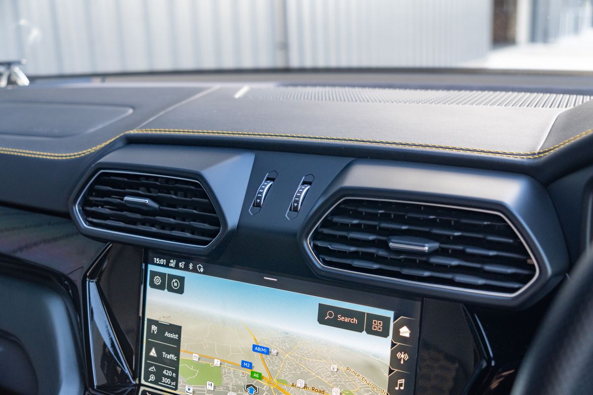 2021 Lamborghini Urus V8 Auto