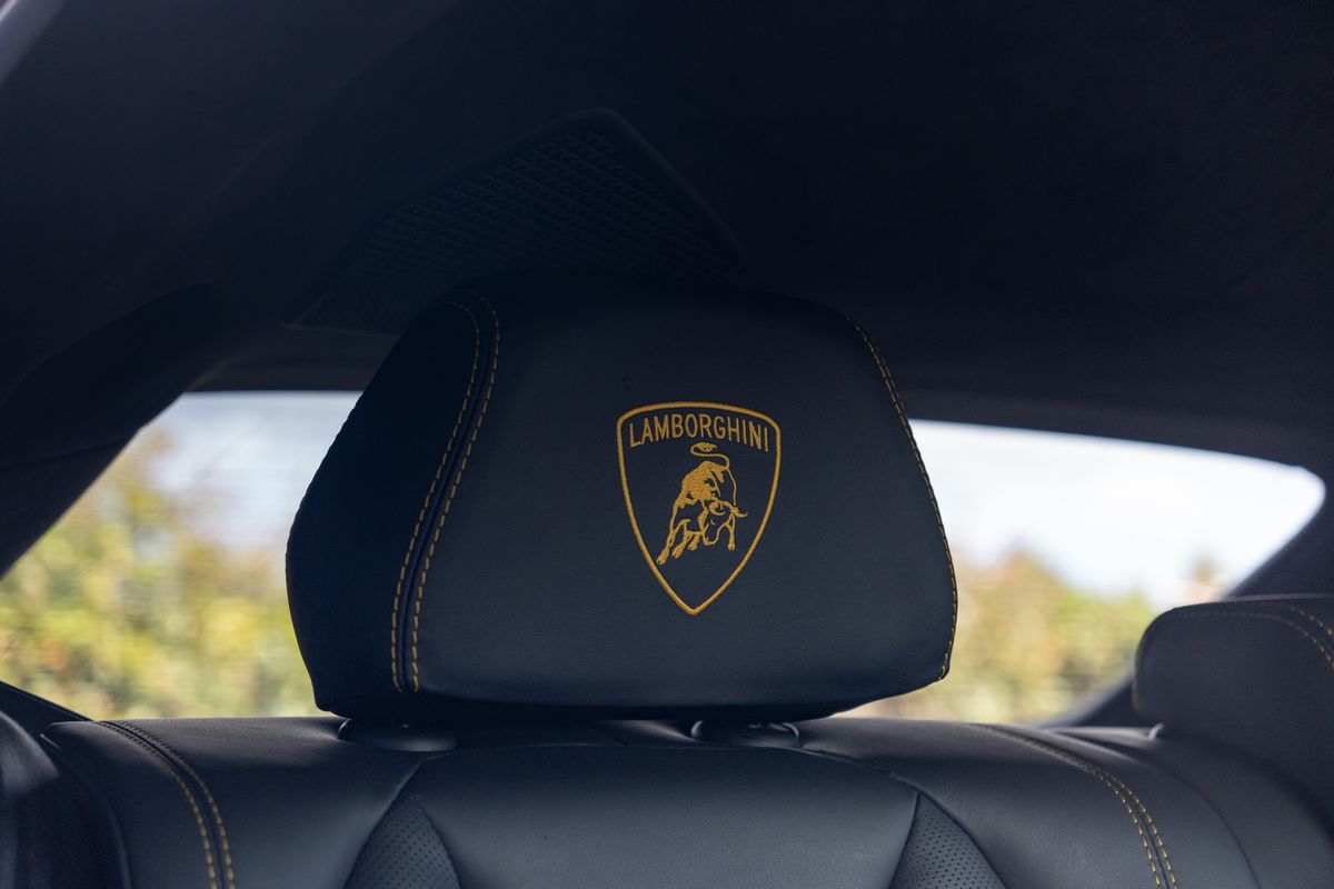 2021 Lamborghini Urus V8 Auto