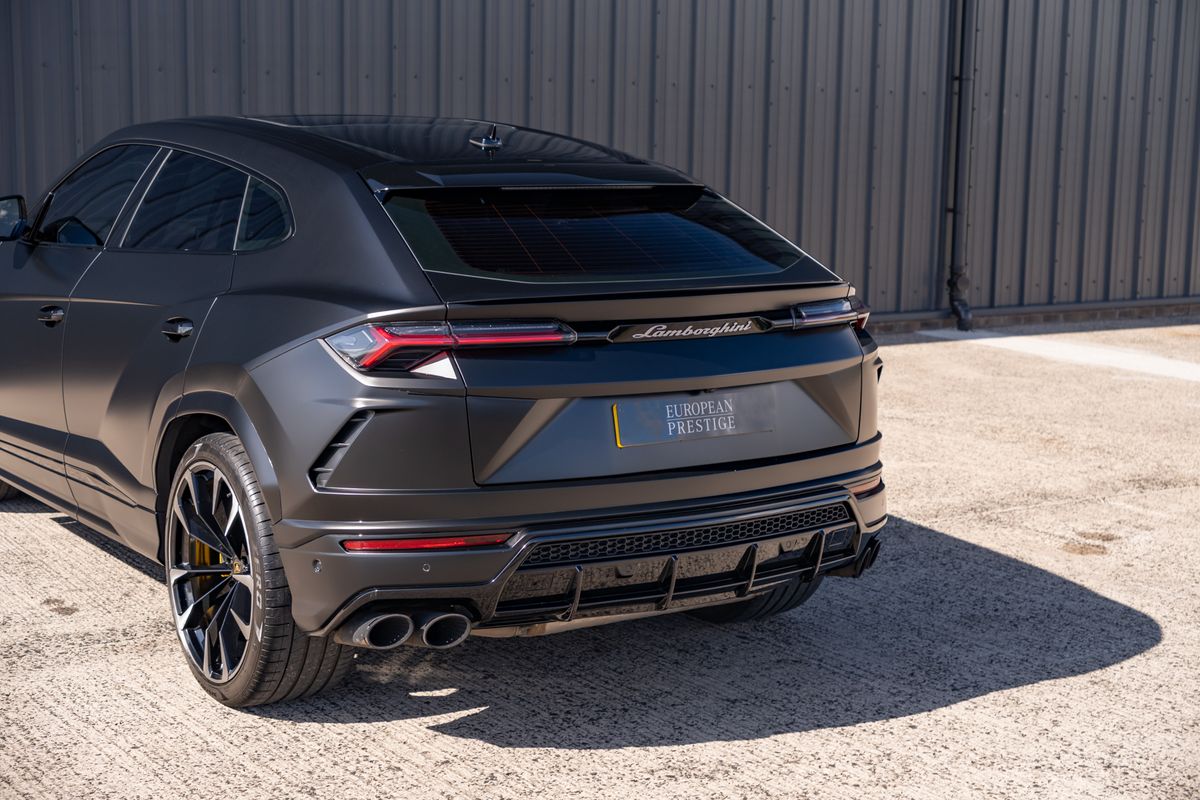2021 Lamborghini Urus V8 Auto