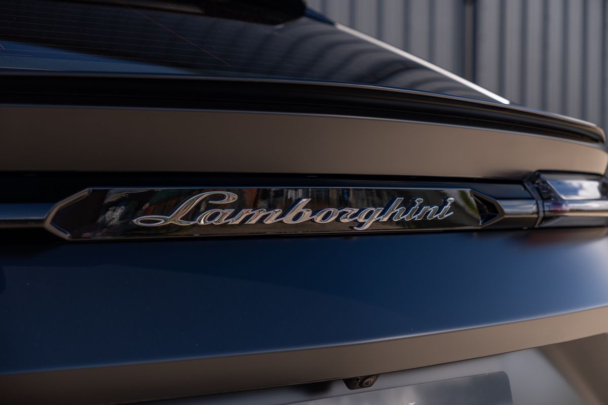 2021 Lamborghini Urus V8 Auto