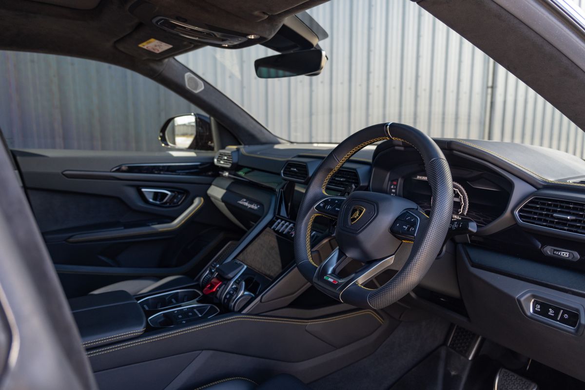 2021 Lamborghini Urus V8 Auto