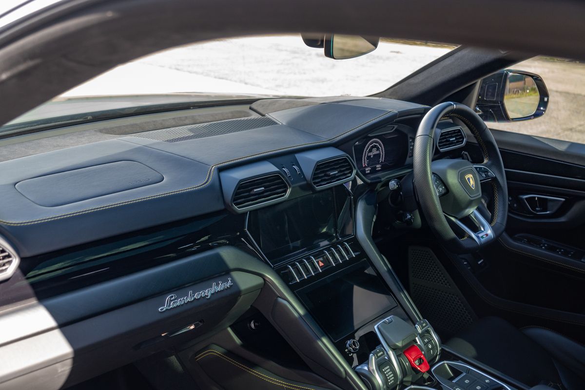 2021 Lamborghini Urus V8 Auto