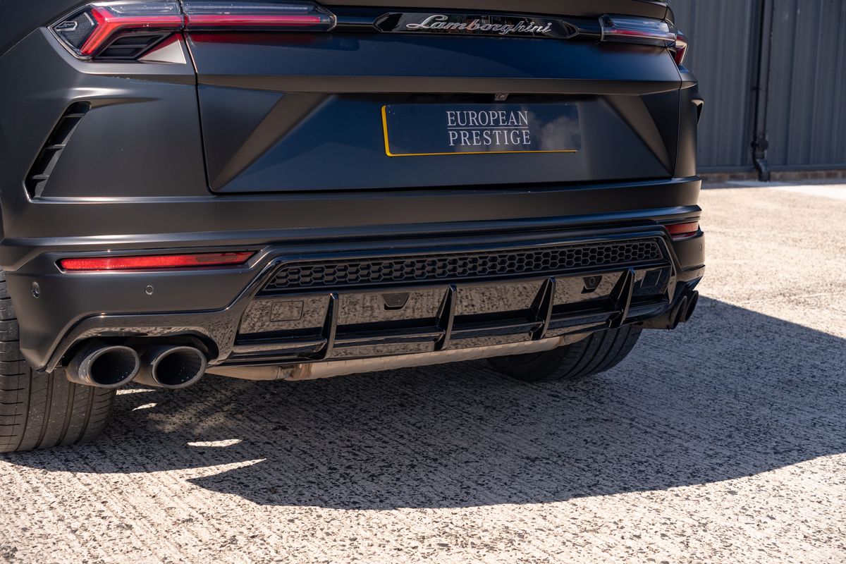 2021 Lamborghini Urus V8 Auto