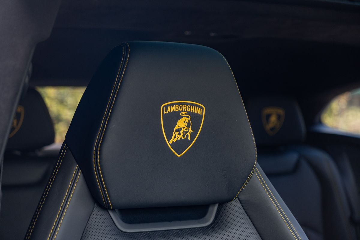 2021 Lamborghini Urus V8 Auto