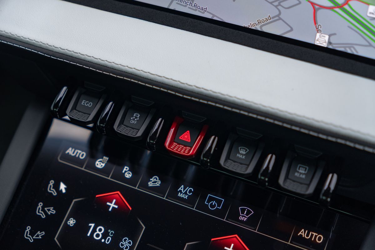 2025 Lamborghini Urus SE