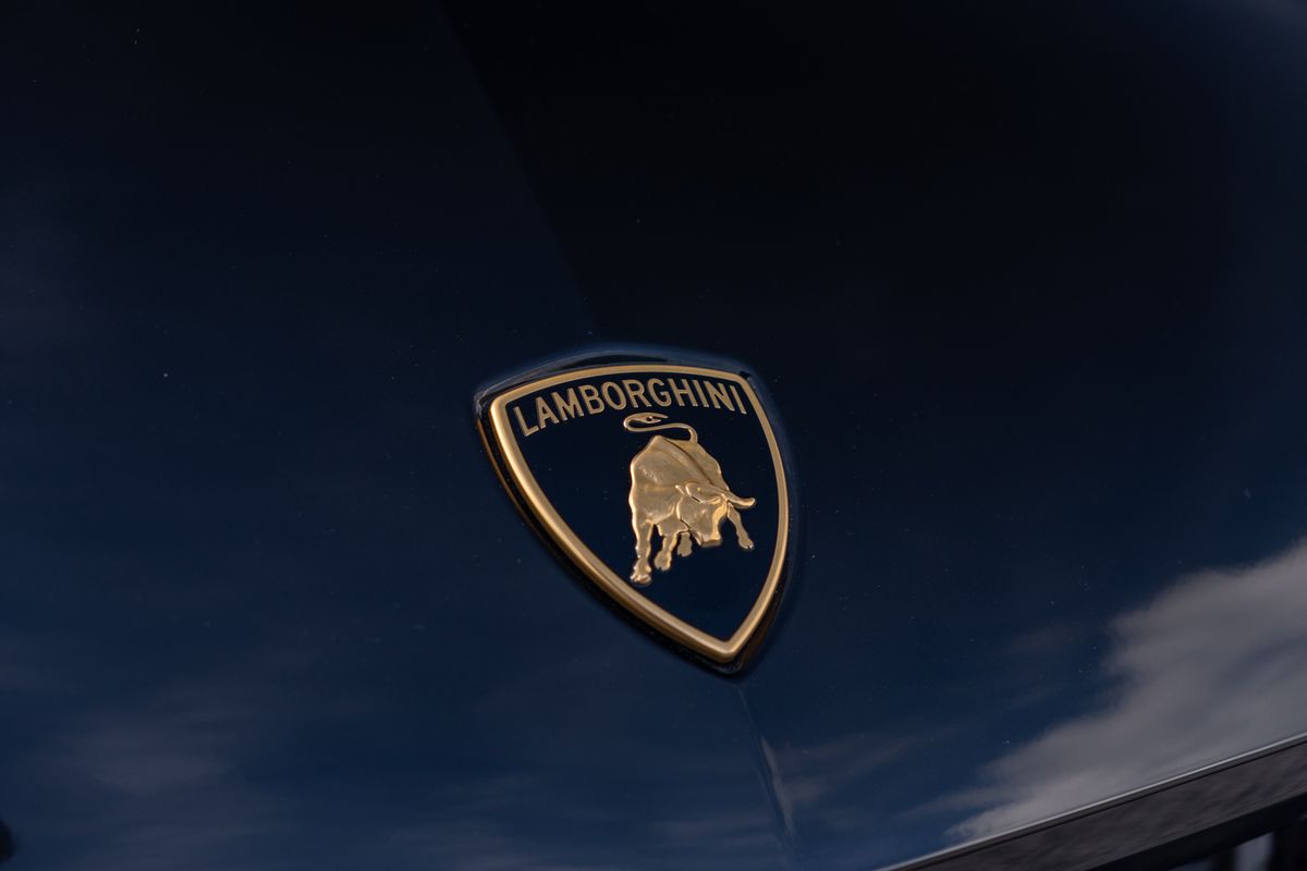 2025 Lamborghini Urus SE