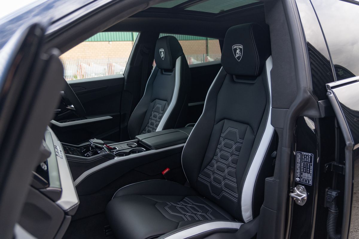 2025 Lamborghini Urus SE