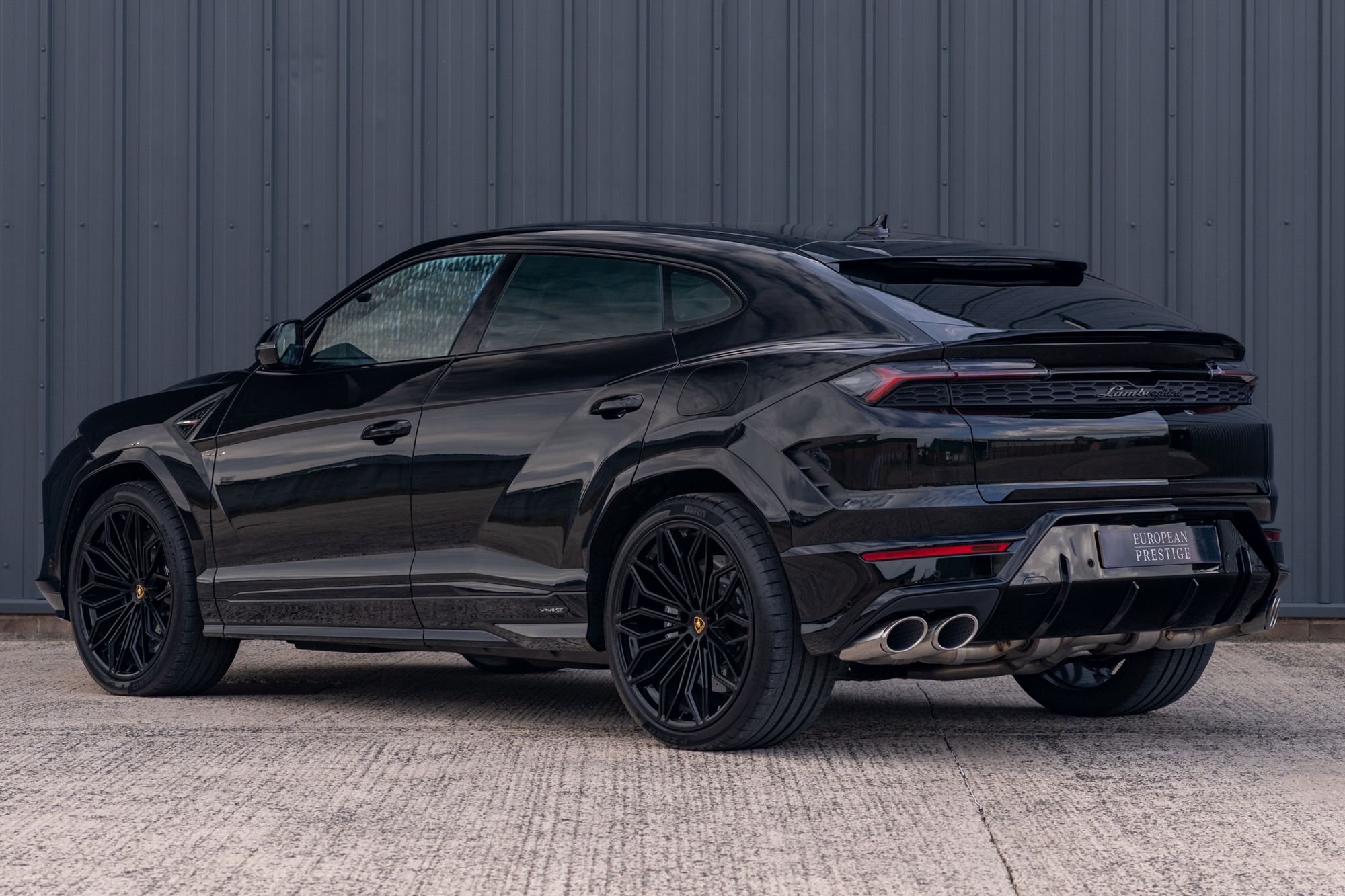 2025 Lamborghini Urus SE
