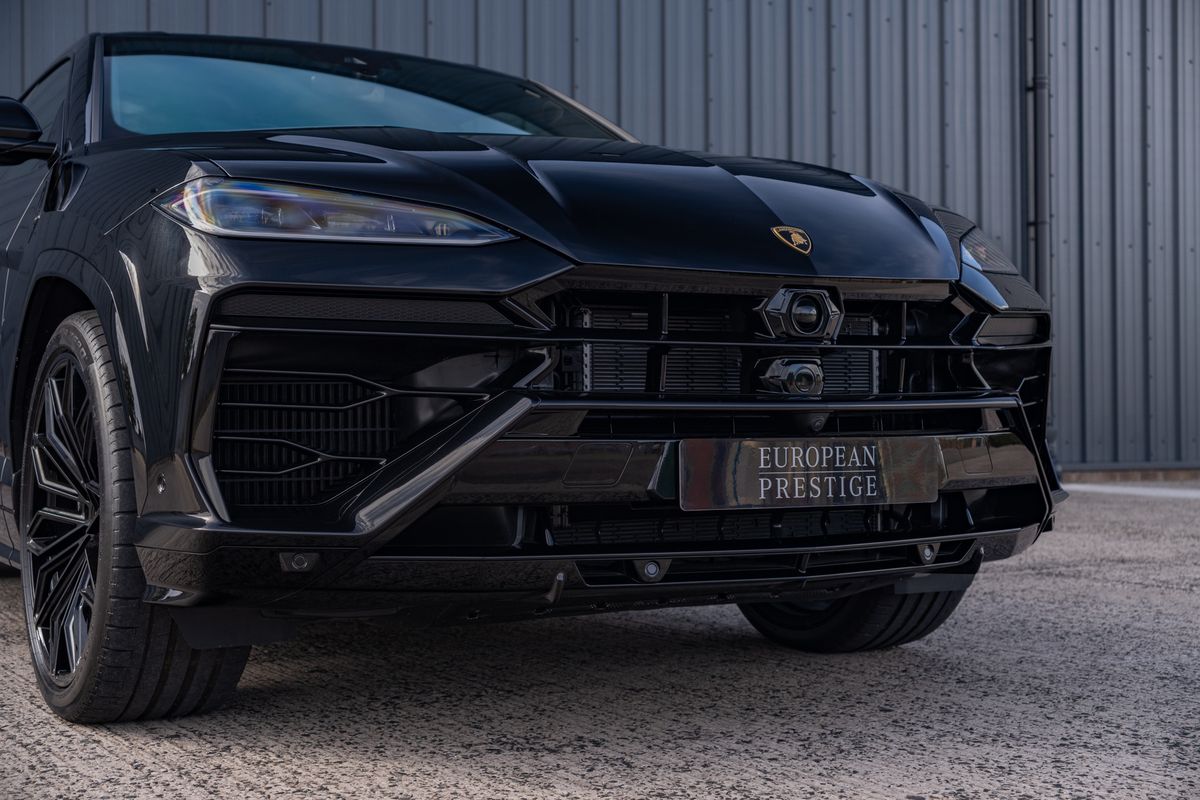 2025 Lamborghini Urus SE
