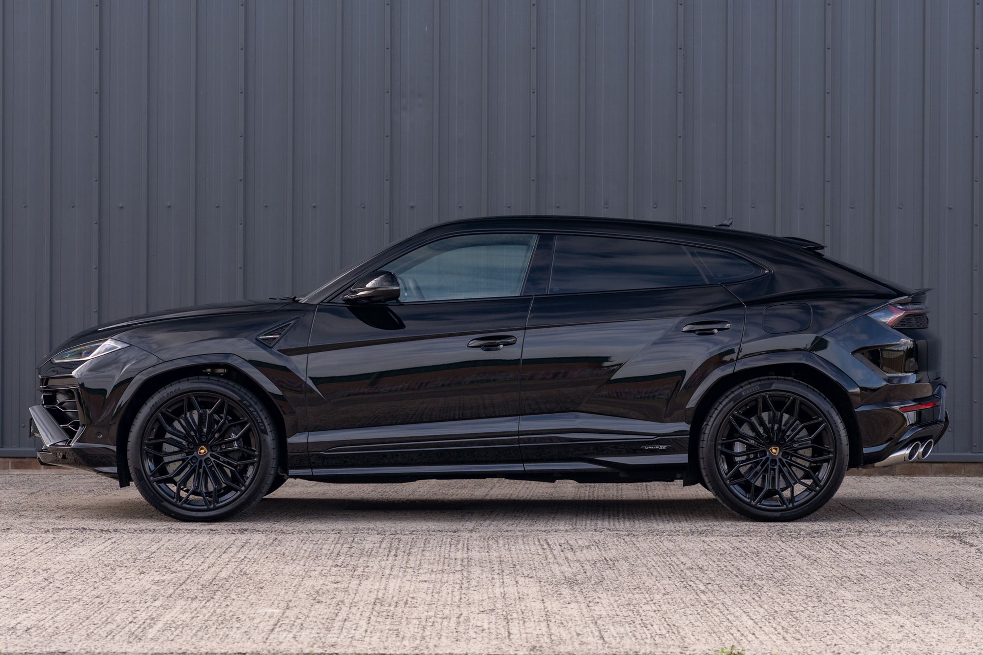 2025 Lamborghini Urus SE