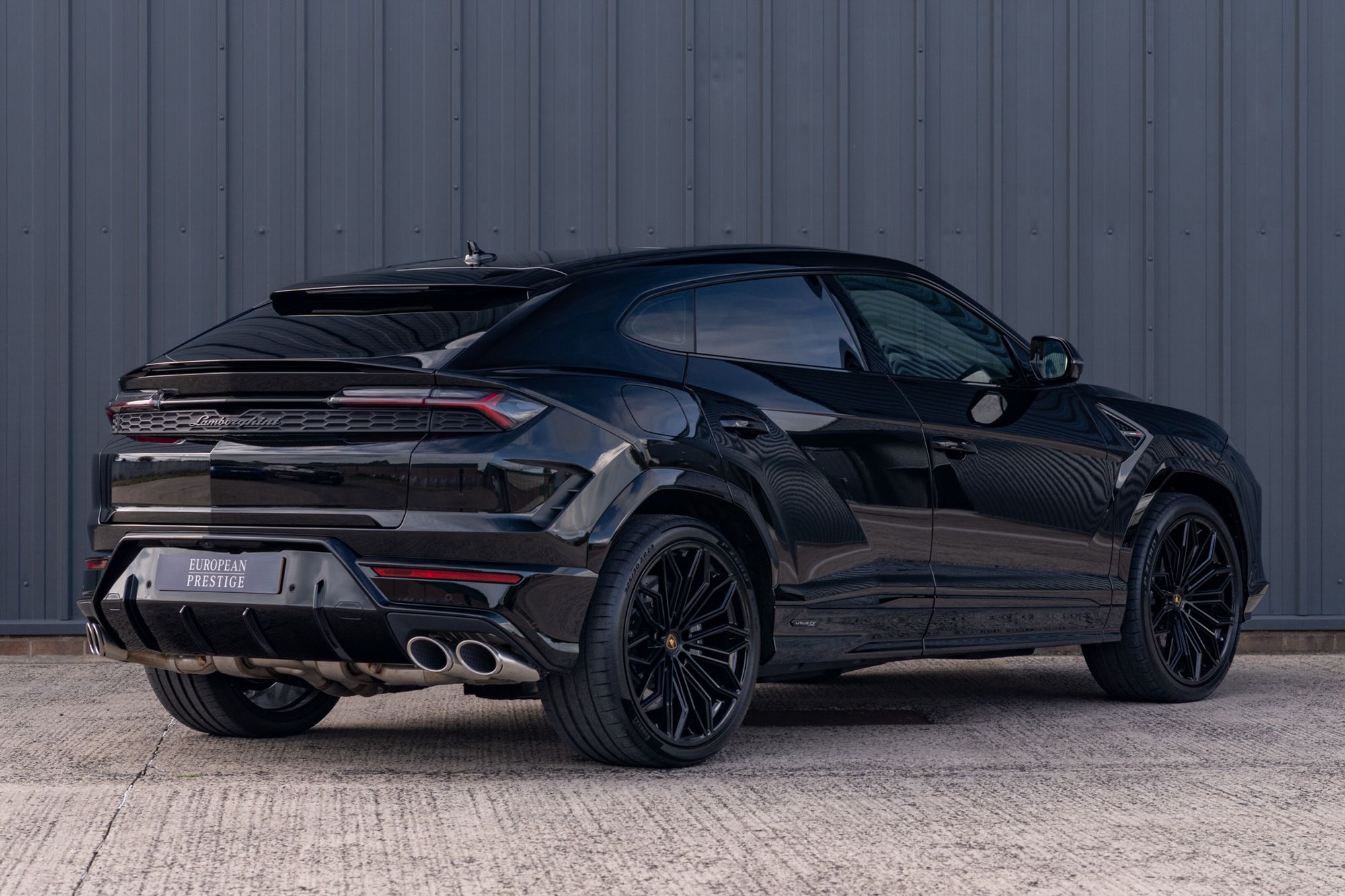 2025 Lamborghini Urus SE