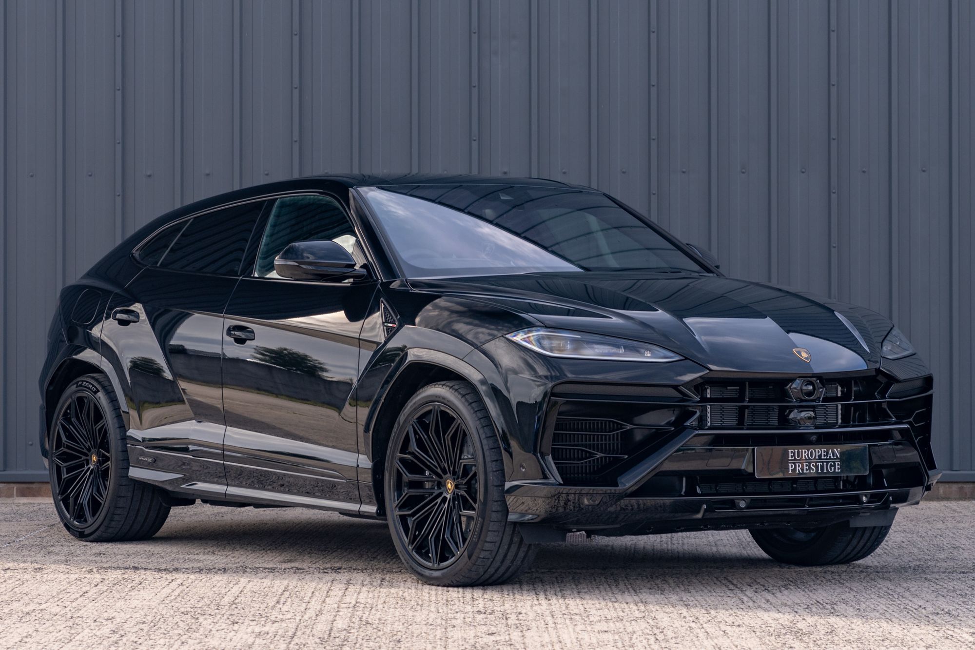 2025 Lamborghini Urus SE