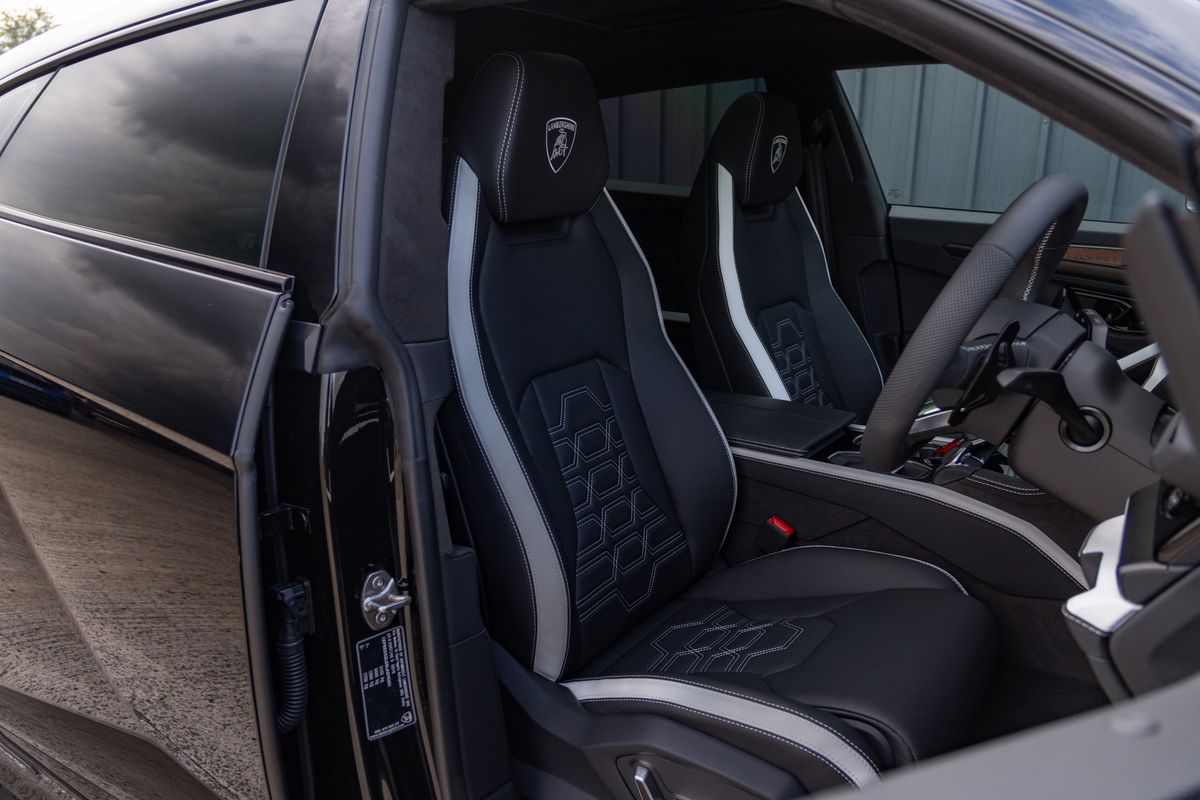 2025 Lamborghini Urus SE