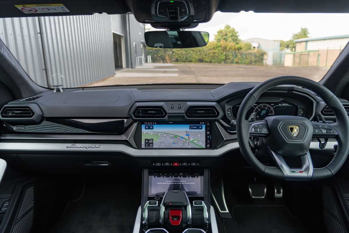 2025 Lamborghini Urus SE