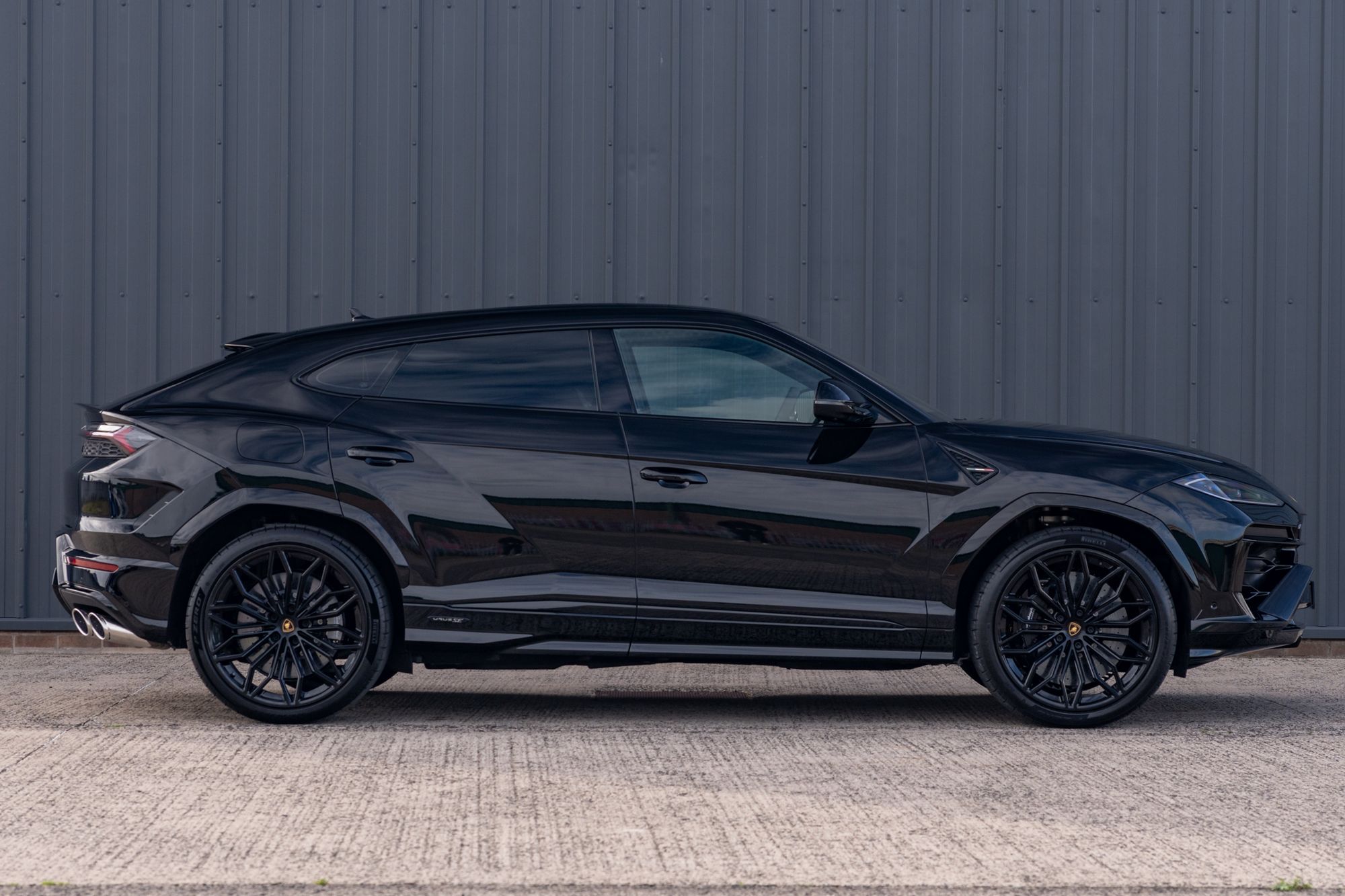 2025 Lamborghini Urus SE