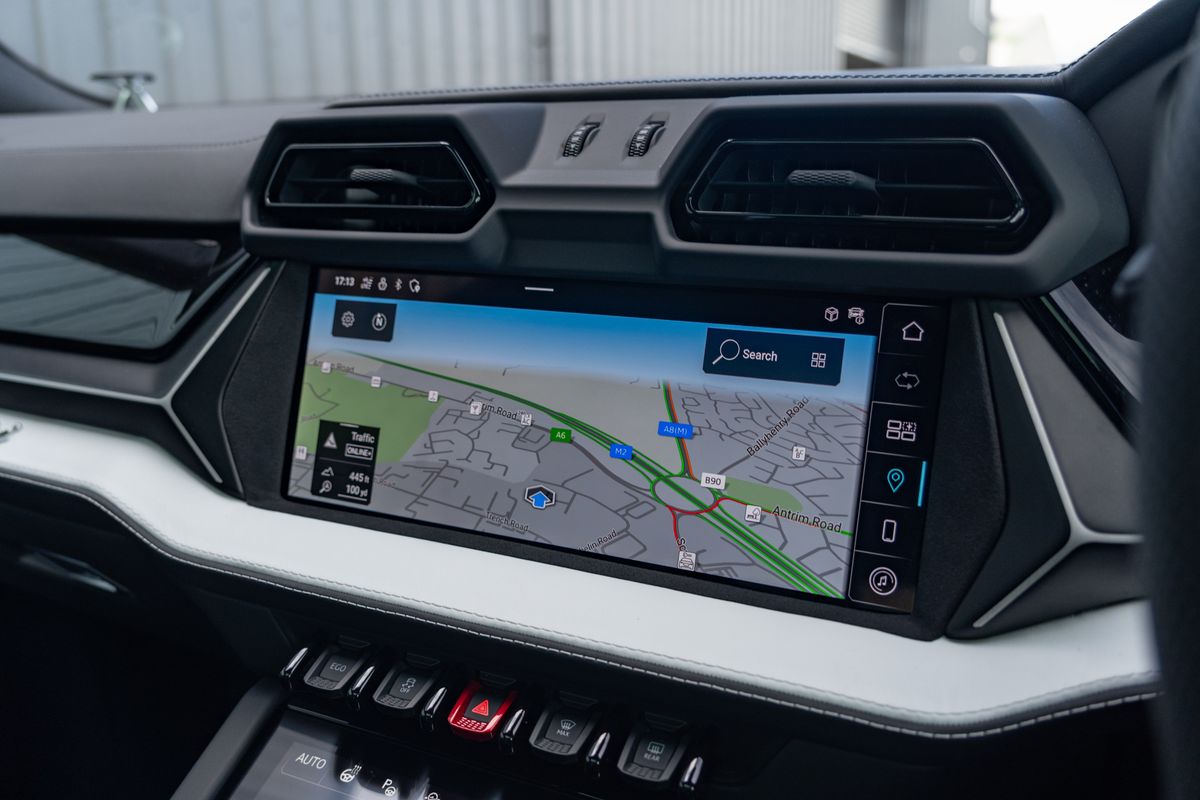 2025 Lamborghini Urus SE