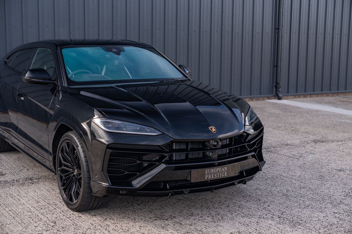 2025 Lamborghini Urus SE