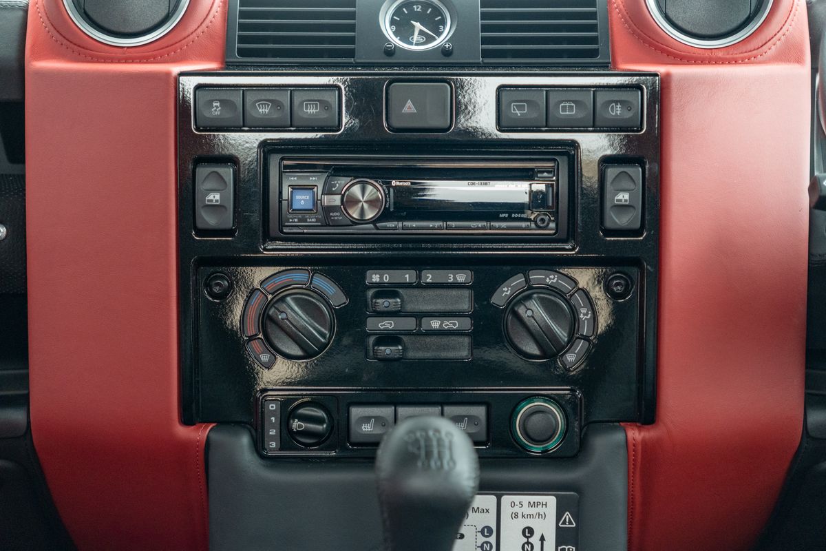 2015 Land Rover Defender 90 Autobiography Edition