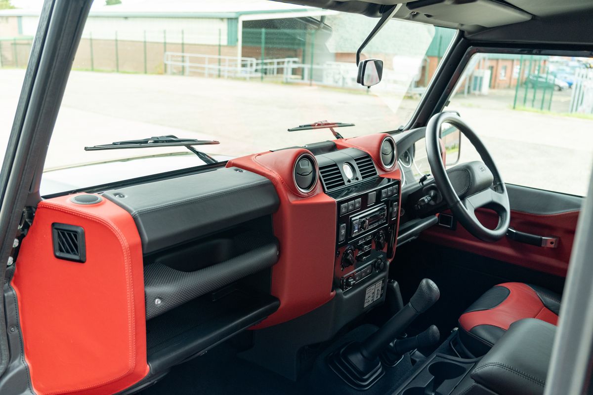 2015 Land Rover Defender 90 Autobiography Edition