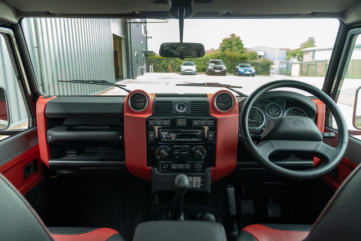 2015 Land Rover Defender 90 Autobiography Edition