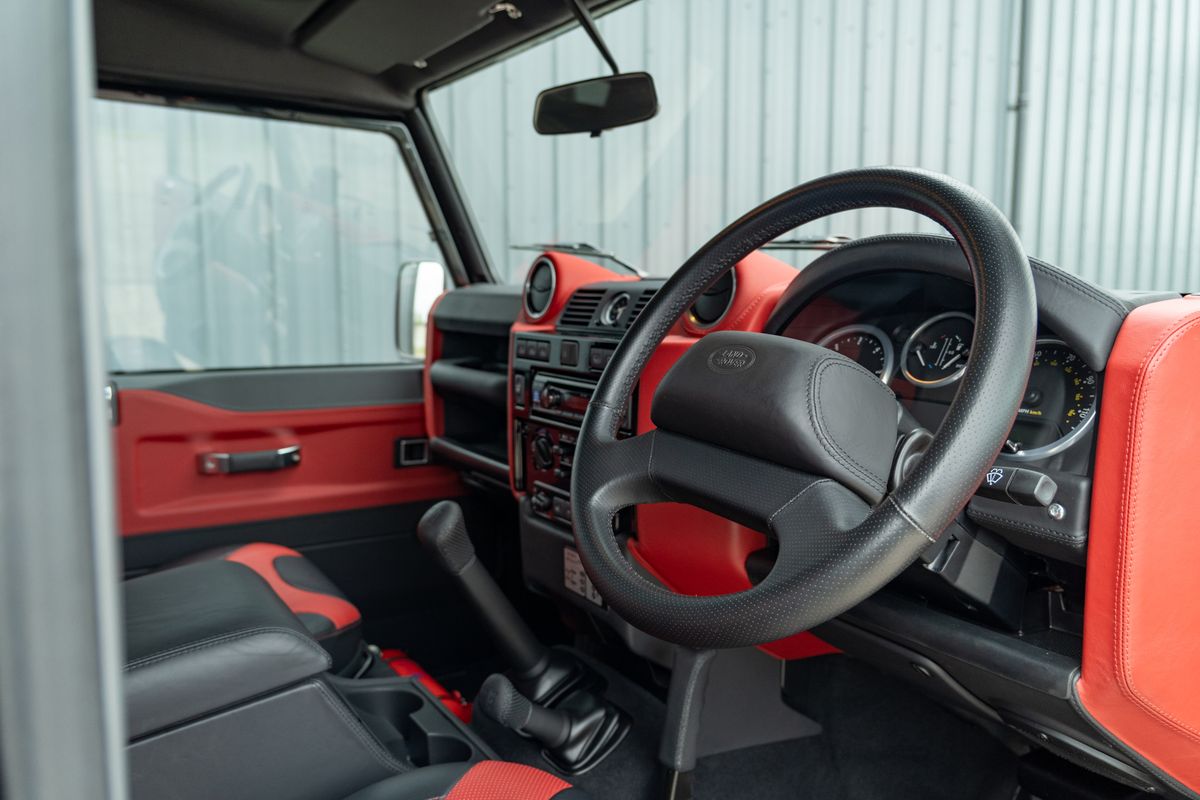 2015 Land Rover Defender 90 Autobiography Edition