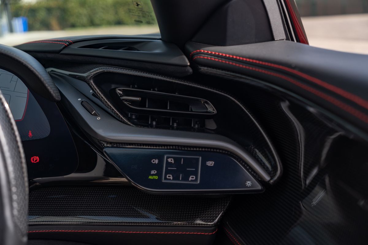 2022 Ferrari SF90 Spider