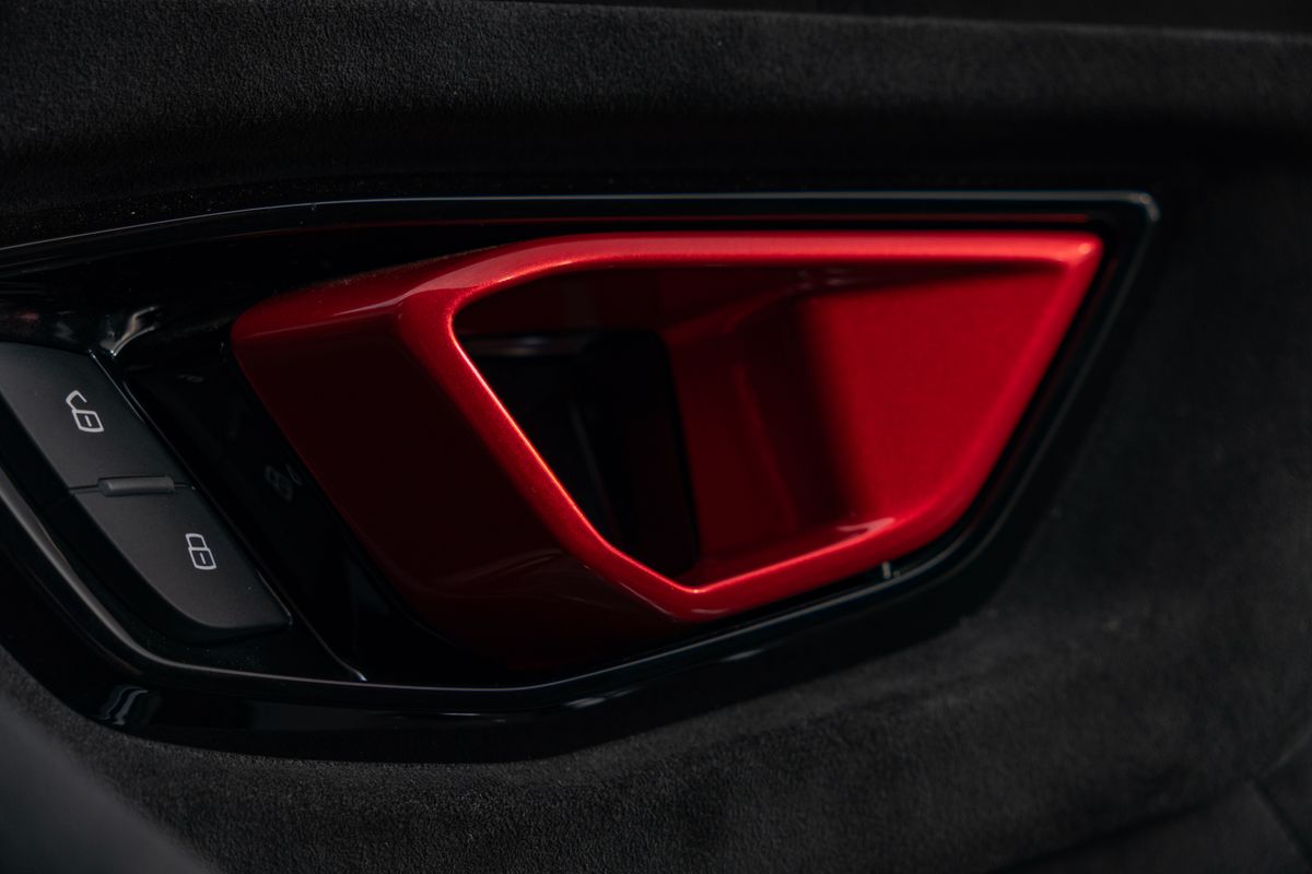 2023 Lamborghini Urus Performante