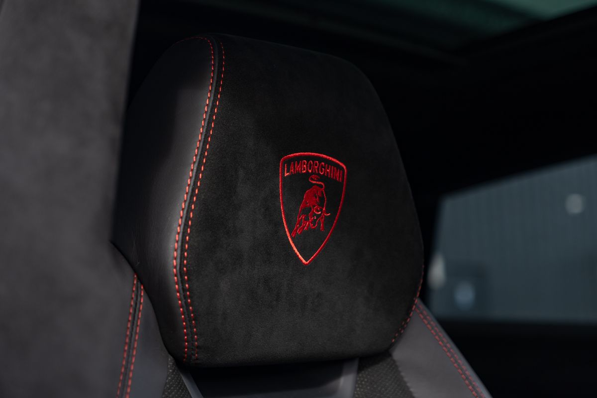 2023 Lamborghini Urus Performante