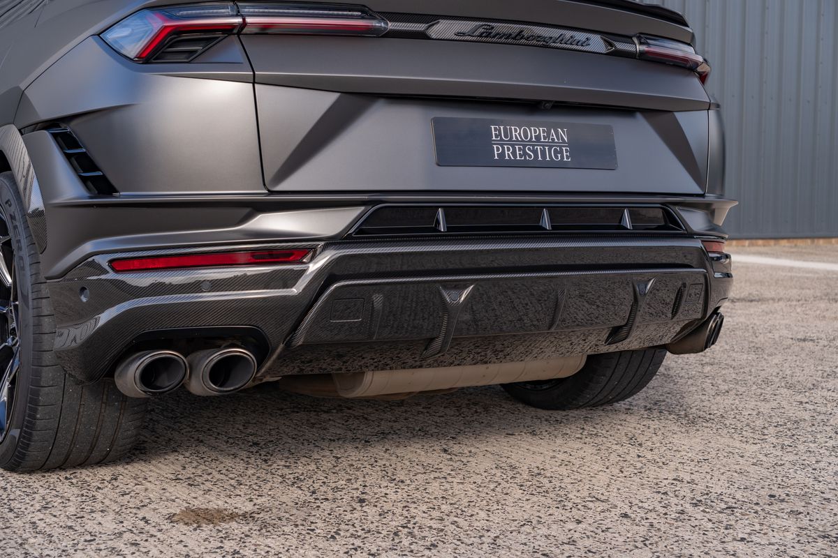 2023 Lamborghini Urus Performante