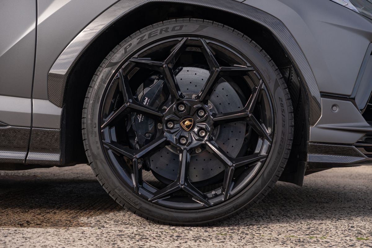 2023 Lamborghini Urus Performante