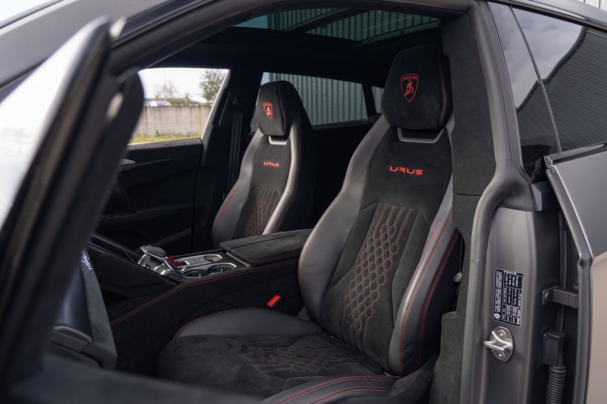 2023 Lamborghini Urus Performante