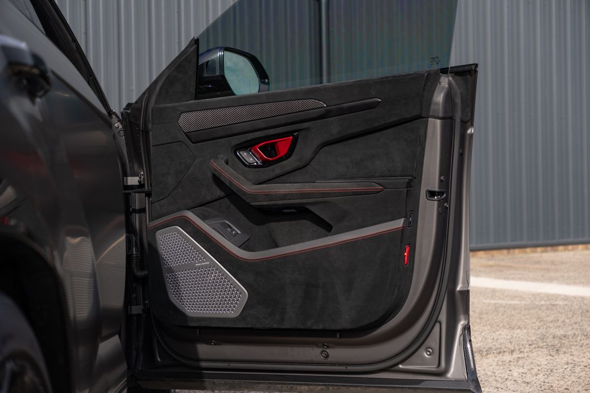 2023 Lamborghini Urus Performante