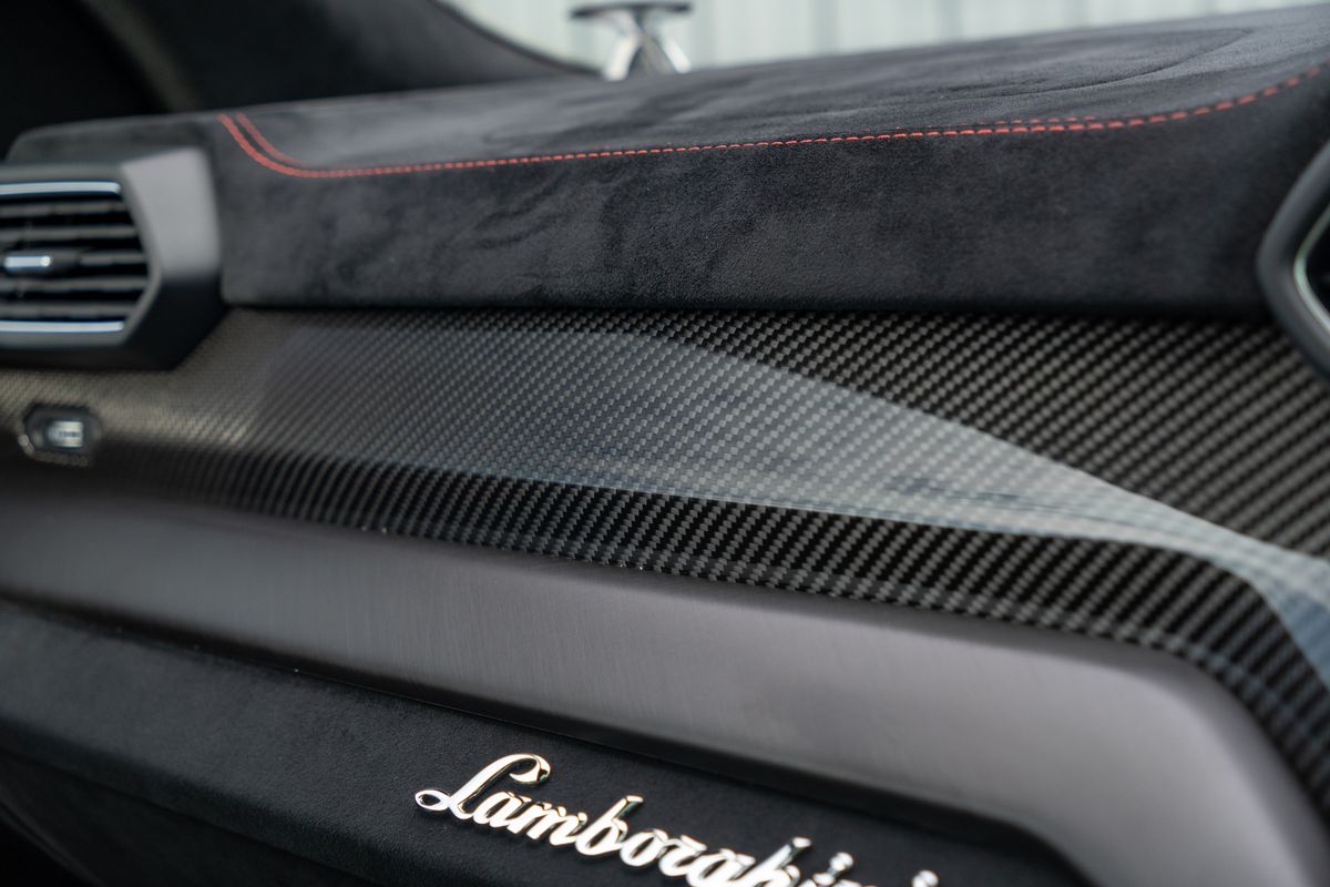 2023 Lamborghini Urus Performante