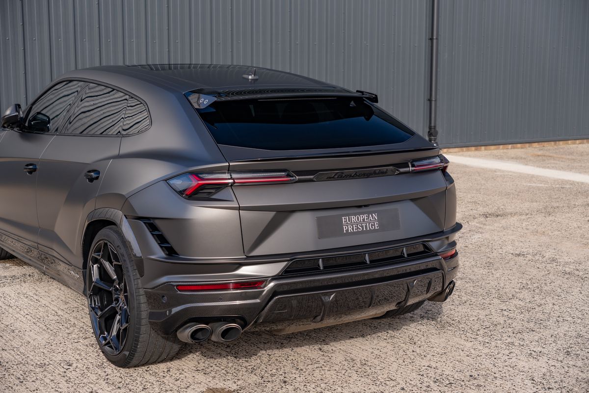 2023 Lamborghini Urus Performante
