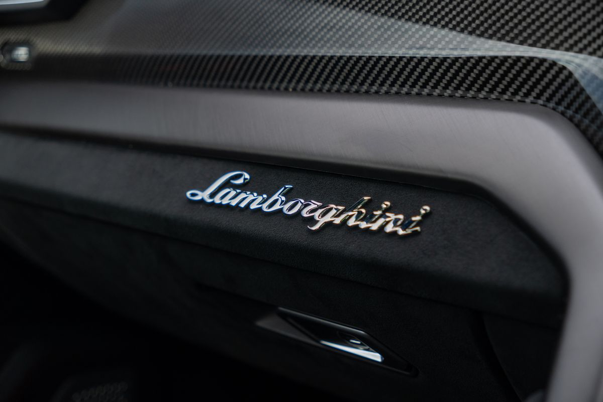 2023 Lamborghini Urus Performante