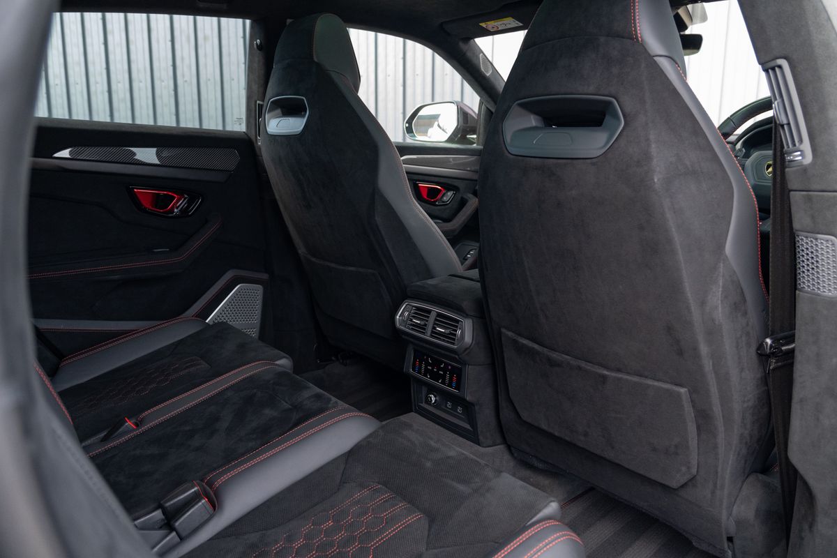 2023 Lamborghini Urus Performante