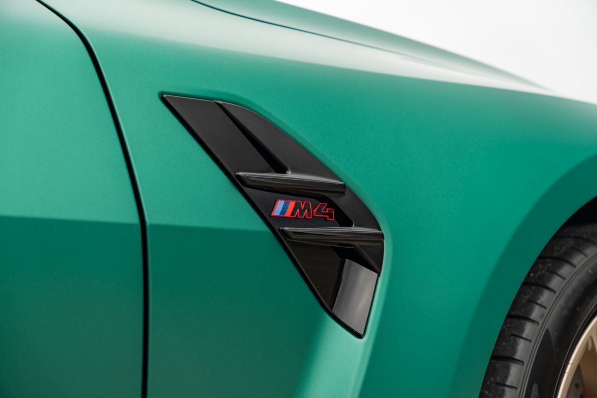 2025 BMW M4 CS