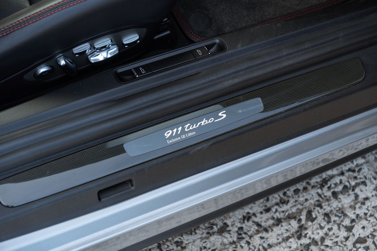 2015 Porsche 911 (991.1) Turbo S Exclusive GB Edition