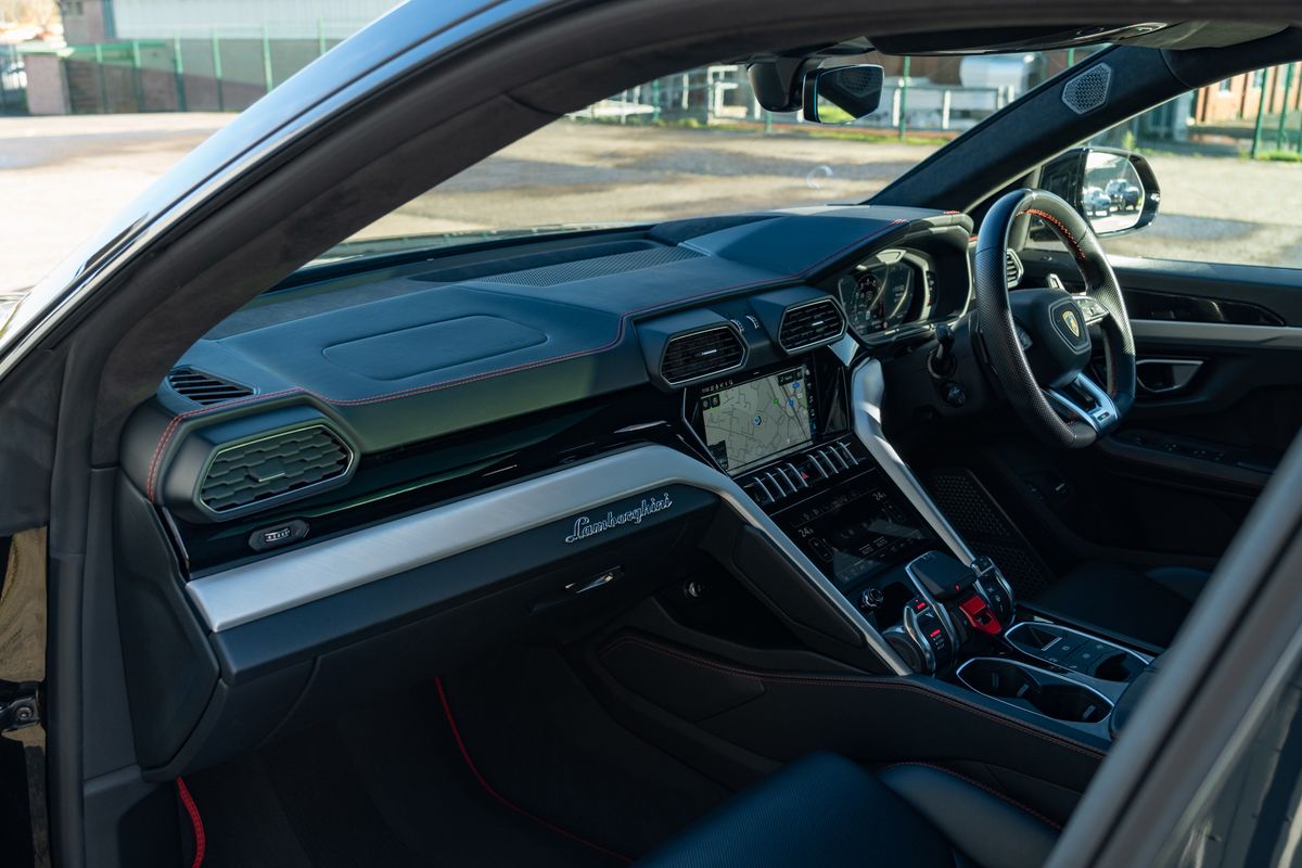 2022 Lamborghini Urus