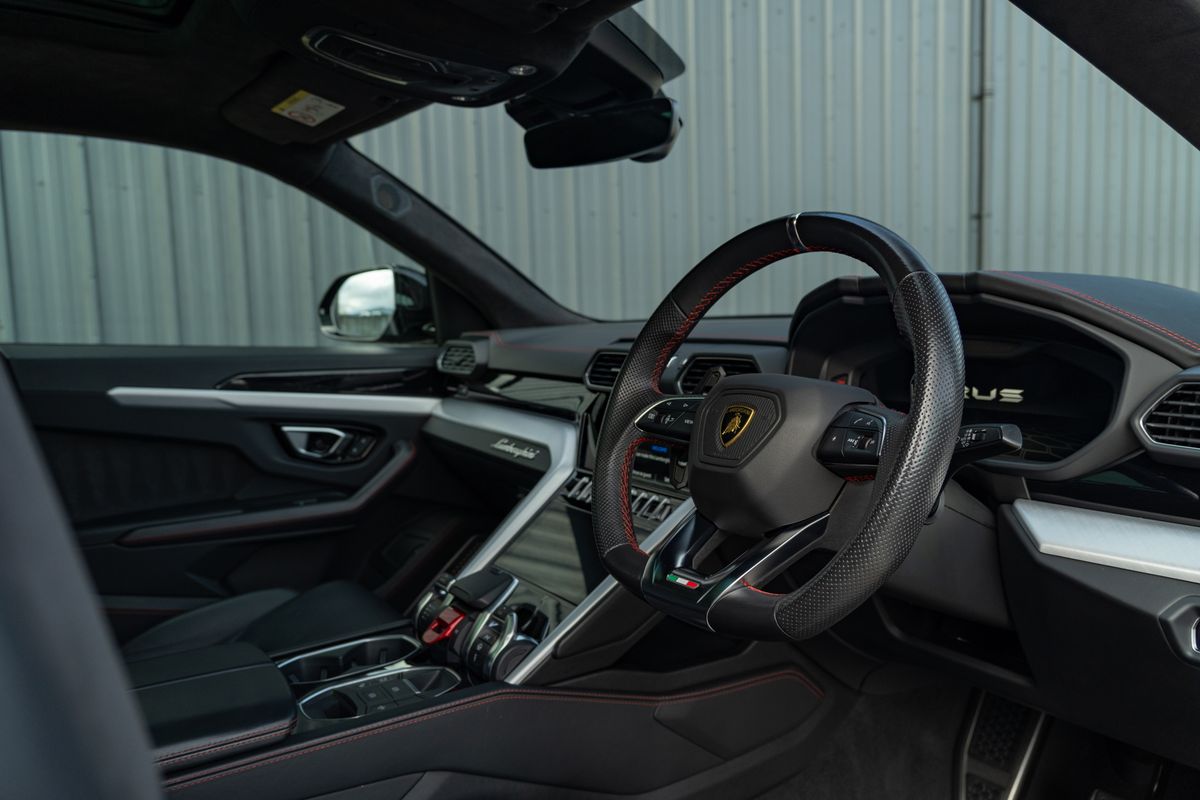 2022 Lamborghini Urus