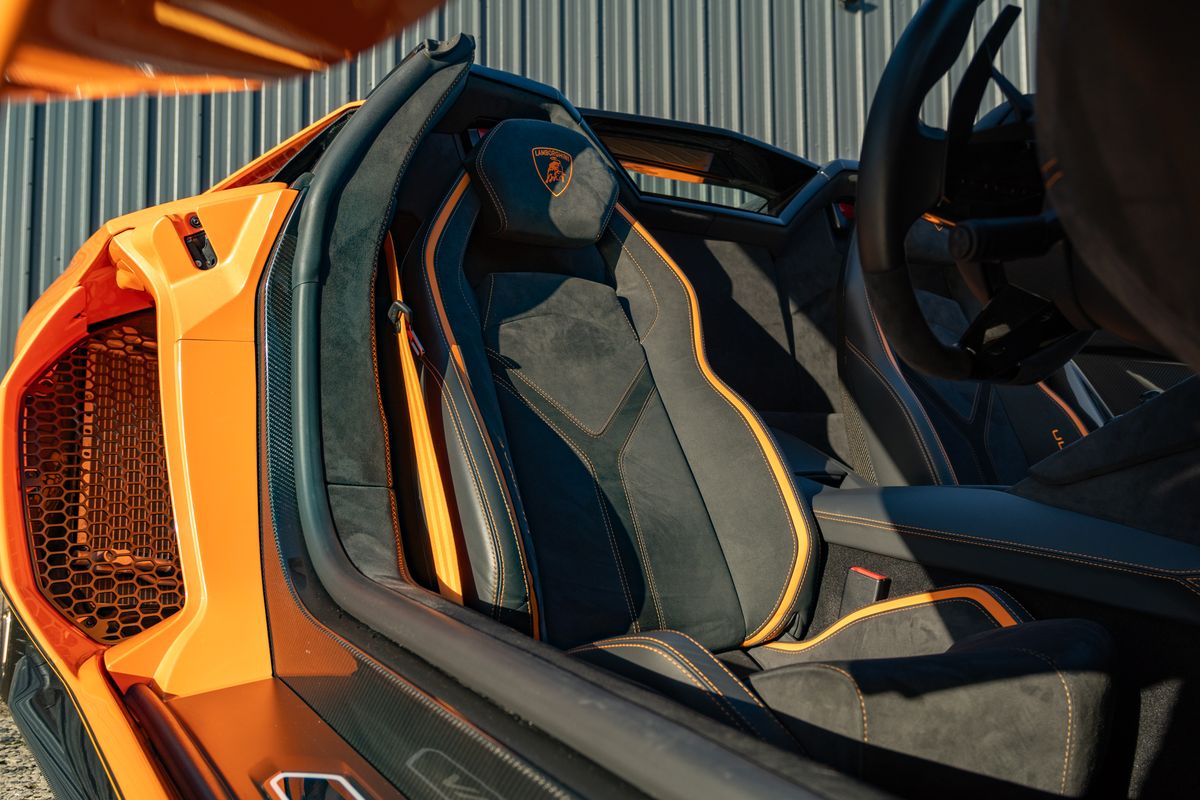 2022 Lamborghini Aventador Ultimae Roadster