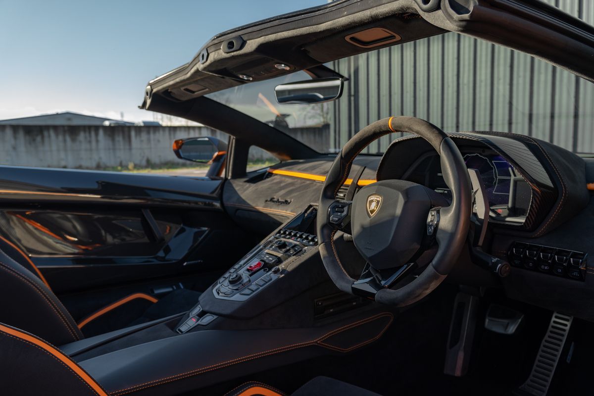 2022 Lamborghini Aventador Ultimae Roadster