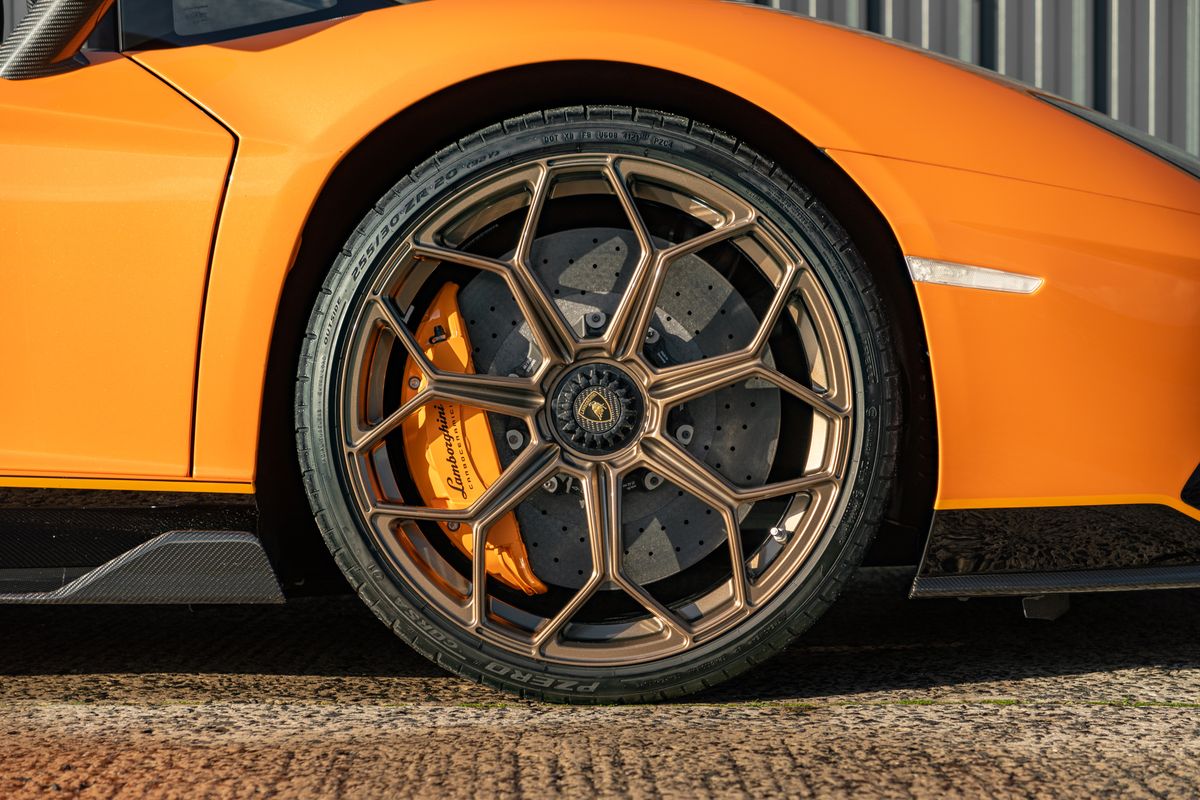 2022 Lamborghini Aventador Ultimae Roadster