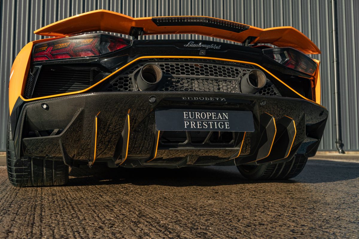 2022 Lamborghini Aventador Ultimae Roadster