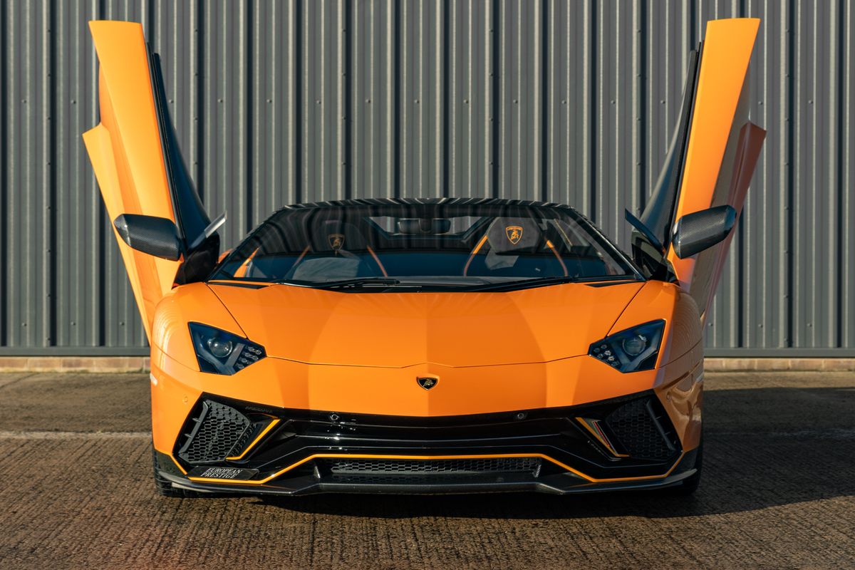 2022 Lamborghini Aventador Ultimae Roadster